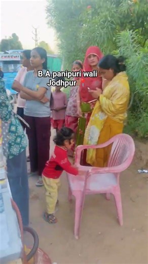 #minivlog #4log or unki baate #indianstreetfood #food #panipuri #viralvideo #womanpower #jodhpur