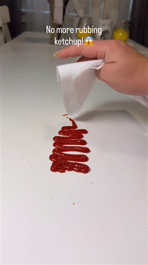 Vita_MomHack on Instagram: "Kitchen Hack 🥫🥫🥫The smartest way to clean spilled ketchup! 🤯 Fold ➜ Pull ➜ Clean ✨ Everything on the napkin, table stays clean! #CleaningHack #KitchenHacks #MomHacks #KetchupMess #SmartKitchen #LifeTips #QuickClean #HomeHacks #lifehack"
