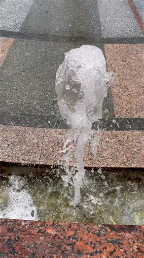 Вы любите фонтаны? #labubu #cute #lips #cutetoys #funny