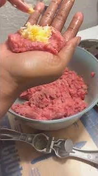 Stuffed Turkey Meatballs and Homemade Garlic Bread with Pampered Chef! ‪@pc_courtney_corner‬