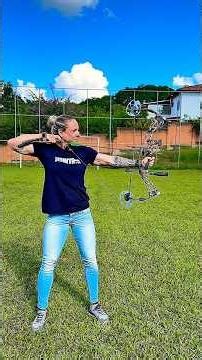 @jorgevolneijv helping me with my Hori-Zone Air Bourne 70lbs compound bow from @fxrarmas