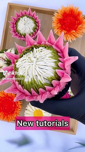 Buttercream Floral Cupcake Tutorials | Cakestone