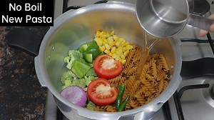 Try making pasta in a cooker, you will always make pasta like this - How to make easy pasta with less effort | Aashi's Kitchen