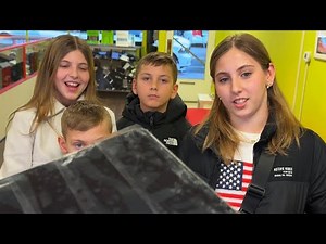 Her Brother Got Mad at ROBLOX and Destroyed His iPad 😱😱