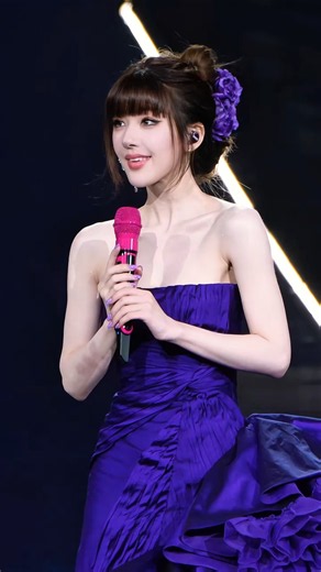 “你会不会忽然的出现”——赵露思一开口，全场万人合唱《好久不见》#赵露思 #赵露思澳门演唱会 #好久不见 #shorts