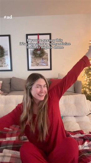 My favorite way to spoil myself is with Lindt LINDOR chocolate, and the seasonal flavors fill me with Christmas joy… they’re so delicious! Make sure to shop LINDOR this season and don't miss the White Chocolate Peppermint and Milk Peppermint Cookie flavors! @Lindt_usa Lindt | willothecorgi