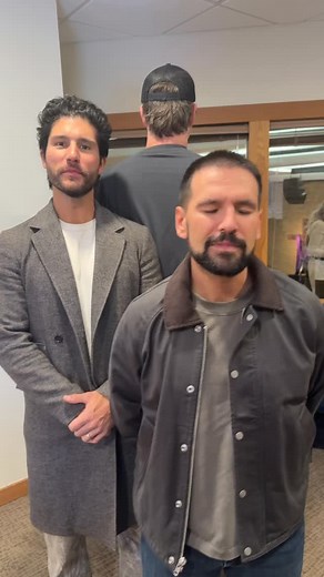 What’s going on, Dan and Shay!?🤩🤩 #BeezintneTrapChallenge @danandshay | Follow FITZ