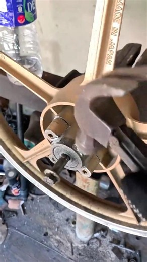 Turning a Disc Brake Wheel into a Sprocket Hub Wheel! The Process Is Mind-Blowing #motorcycle #rims
