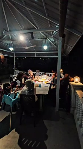 Laskar december dinner. Celebrating the joy of 2025 and ukhwah aming us. Thank you @Club_housecoffee for having us yesterday 💛🖤❤️ to all laskarian, let us cherish our brotherhood and familia ✊🏻 #motocyclelife #chopper #nismilan #fyp