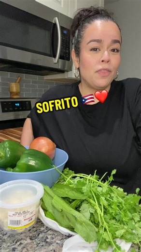 Let’s make my grandmother’s sofrito ❤️🥰🇵🇷. It really is so easy to make fresh at home &, in my opinion, way better than anything you’d buy pre-made at the store! A little time for the freshness & flavor is worth it I promise you! #sofrito #puertoricansofrito #puertoricanrecipe #puertorican #recipe #cookwithme #prepwithme #kitchenstaples #food