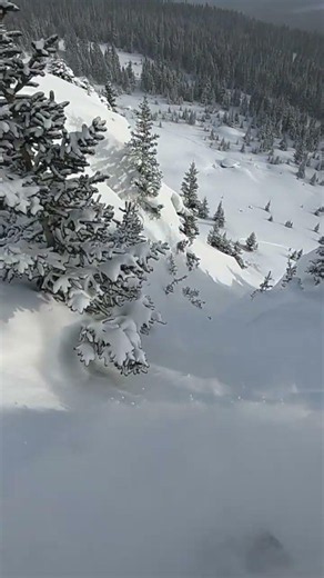 Snowbaoridng the RUSH chute in Colorado