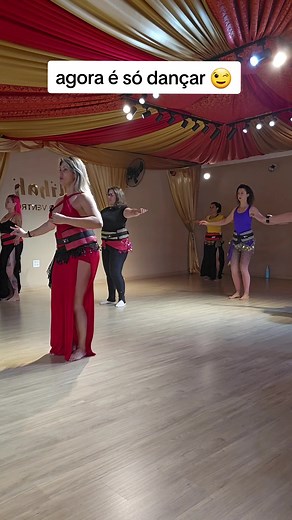 Aula de Dança do Ventre com Profissional: Dicas e Exercícios