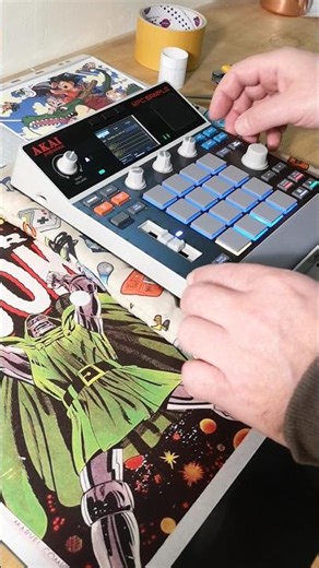 AKAI MPC SAMPLE Custom Skin quick test.