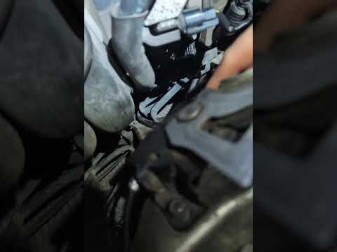 2002-2006 CR-V Intake manifold removal tips - starter, knock sensor, alternator + thermostat