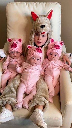 209K views · 84K reactions | Which one is your favorite? • • • • • #halloween #halloweencostume #halloweencostumeideas #siblings #siblingcostume #tripletcostume #momof4 #costume #costumeideas | Stephanie Norman | Facebook