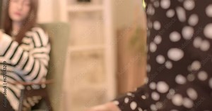 Emphasis and Emphasis Hand movements can emphasize key points and ideas in a speech, helping the audience to better grasp important points. Using a smartphone on the background.