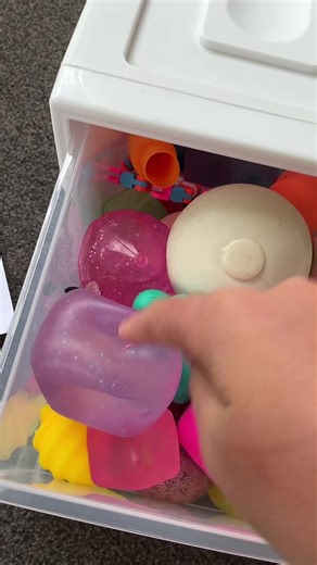 squish_popping (@squish_popping)’s videos with original sound - squish_popping