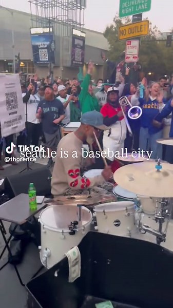 Safeco Field was a vibe yesterday. One more game and the Mariners are in the World Series! #itwillalwaysbesafecofield #marinersfandomisnolongersad #sodomojo