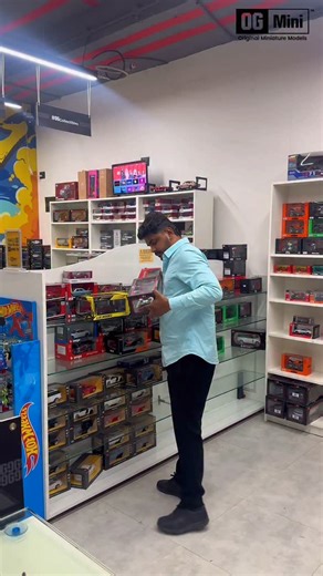 Original Miniature Models | Die Cast on Instagram: "Customer reactions change the moment they understand the difference in products. At first, it’s all about the price — but once they see the build quality, detailing, weight, finish, and scale accuracy, the reaction says it all! Licensed or non-licensed, what truly matters is value for money and overall quality. That’s why at OGMINI, we explain every detail clearly so customers can choose what fits their budget and expectations. Different produc