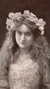 Maude Fealy-American stage and silent film actress who survived into the talkie era