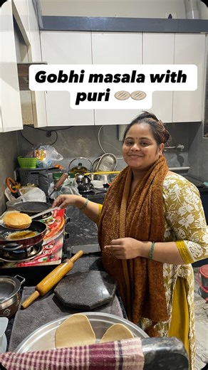 Aarti Anuj on Instagram: "Gobhi masala with puri 🫓🫓 #viralreels #exploremore #treanding #bhfyp #lifestyle #photoshoot #travel #fashionblogger #picoftheday #😋 #nature #model #life #reel #nofilter #memes #like4like #viralvideos #nails #moda #like #india #new #motivation #landscape #Instagram #amazing"