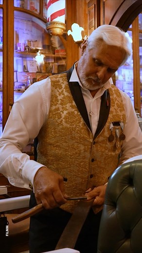 1M views · 10K reactions | The Count getting @museobarberialaepoca in Buenos Aires ready for the day ✨✨Check out the full Haircut Harry video on YouTube! #oldschoolbarber #beautifulinteriors #argentina #haircutharry #relaxingvideos | Haircut Harry | Facebook