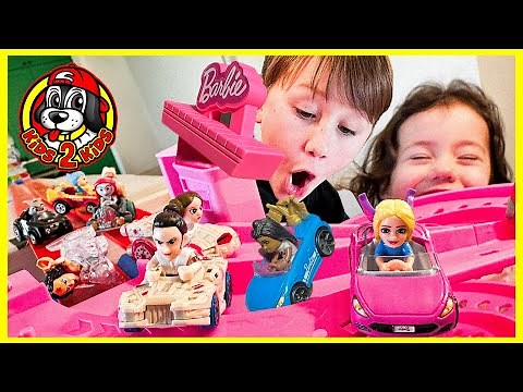 CALEB HELPS CHARLENE & MARY UNBOX Hot Wheels RacerVerse Barbie Spiral Race Playset