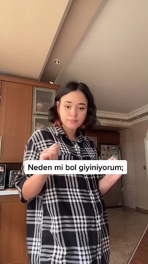 Why I Prefer Loose Clothing - The Reason Behind Sena Mia's Wardrobe Choices