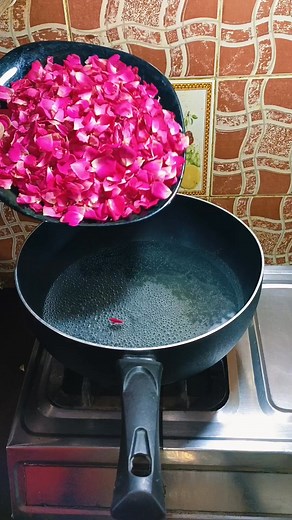 1.7M views · 40K reactions | #dessert #biscuits #vegandessert #recipe #veganrecipe #bread #cake #chocolate #butter #cheese #chocolatecoveredstrawberries #milk #milktea #veganrecipes #cakes #cookies #tasty #yummy #biscuit #cream #sauce #healthyrecipes #yogurt #veganbreakfast #oatmeal #veganfood #icecream #cupcakes #smoothiebowl | Zahid Food Club | Facebook