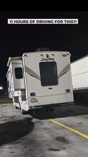 Trucker vs. RV: The 4 AM Struggle 🕓🚚