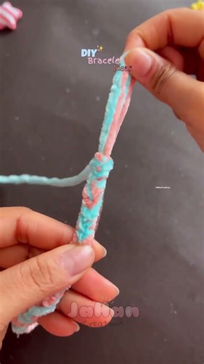 DIY yarn bracelet 💖💝 #diy #craft #bracelet #shortvideo #accessories