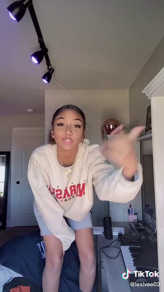 drafts drafts drafts...my moms gonna b mad abt tht middle finger🥲🌚