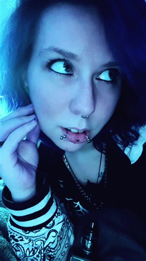 💚🥀Wolfy🥀🩵 (@emo_demonwolf)’s videos with original sound - ౨ৎ