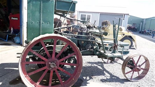 Antique 1913 Saunderson & Mills Universal Tractor
