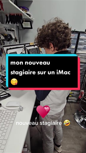 changement disque dur par 1 ssd sur un iMac. merci à mon petit stagiaire 😉. . #fypシ #fyp #foryou #imac #repair #reparation