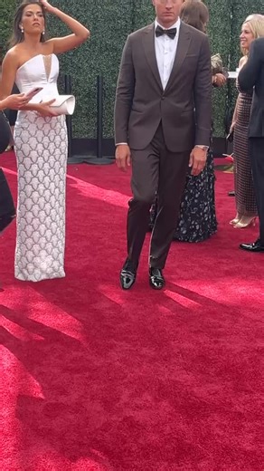 We tracked down @justinhartley on the #Emmys carpet 📍 #JustinHartley #Tracker | CBS