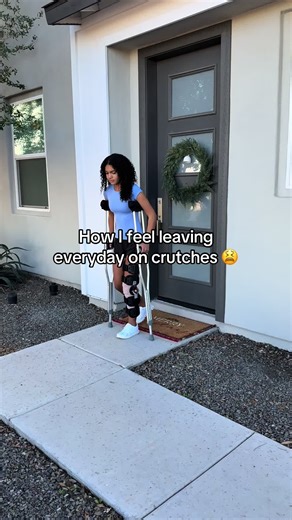 I’m down to one crutch but have to use two when I go to school or public places 😅😭 #aclrecovery #aclsurgery #aclrehab #acltear #fypシ