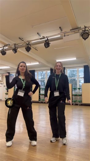 ✨ When you’re trying to film… but your biggest fans keep popping in to say hello! 😂💃 Emma & Angel were at Sidegate Primary School today delivering Groove & Grow. Here’s one of the routines so pupils and teachers can keep dancing and practising back in the classroom. Thank you to the ISTD for funding these sessions and helping us bring the joy of dance into local schools. 💙 Keep practising everyone… and keep saying hello! 😉 #GrooveAndGrow #IpswichSchoolOfDancing #DanceInSchools #ISTD #DanceEd