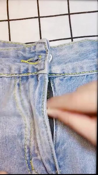 The lock on the zipper of the jeans is broken.what should i do?#zipper #accessories #method #methods #jeans #tiktok