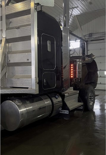 Kenworth W900B: The Iconic Logging Truck Explained