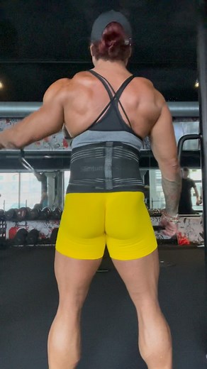 Coach Barbara ( Barbara Carità) | Shoulders workout during the storm…and right after it … | Instagram