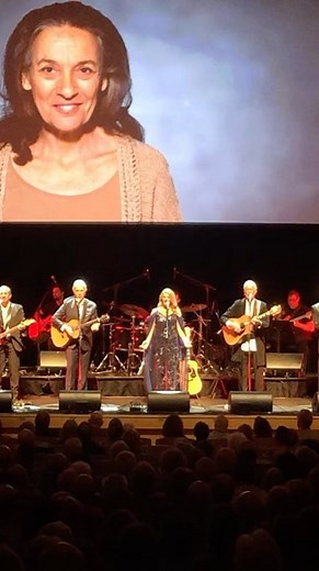 Mirusia and the Original Seekers perform the classic Australian song ‘I am Australian’ written by Bruce Woodley and Dobe Newton. This clip was recorded at the City Recital Hall in Sydney, it was so wonderful to hear the audience singing along. ❤️ Happy Australia Day! 🇦🇺 | Mirusia