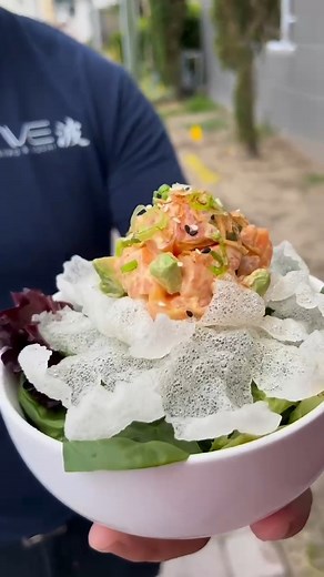 1.4M views · 11K reactions | We want a bouquet of rice paper poke flowers  (: W A V E 波 - Asian Bistro & Sushi) | Food Network | Facebook