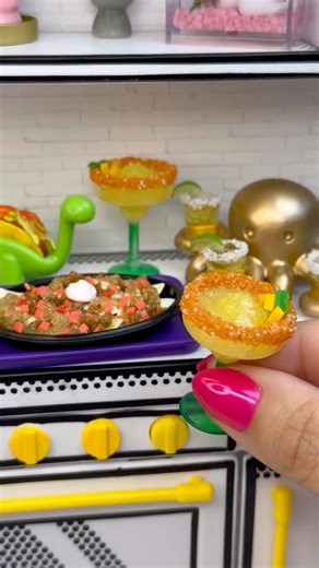 It’s Raining (mini) Tacos 🌮🌶️🪇 #shorts #miniverse #cincodemayo #tacotuesday #tacobell #tinyfood