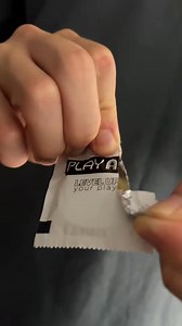 BIẾN 10 GIÂY NGẮN NGỦI THÀNH 100 PHÚT ĐÊ MÊ VỚI: 💪 Bao PlayAh! Last Long chứa thành phần Benzocaine an toàn chống "tích xuân sớm", kéo dài cuộc chơi. ✨ Khử mùi cao su hiệu quả, nếm trọn vị yêu 🕹 Bao bì bắt mắt, ngụy trang như máy chơi game 👇 Môn Sinh Môn Lý quá dễ với Last Long! | PlayAh
