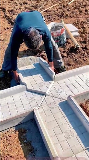 Laying a Path with Precast Concrete Blocks: Details Make the Difference!
