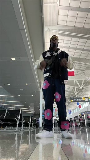 Sans Effet Apparemment: T A Y C & Jojo Akamz