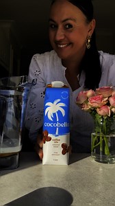 TIRAMISU IN A GLASS? This one’s for my coffee & coconut lovers! cocobella coffee latte is made with real coffee – smooth, lightly sweet and still full of electrolytes. Think iced coffee with a coconut twist 🤎🌴☕️ To make the same drink, start by blending the Coconut Slushy Layer until it’s thick and creamy: •2 cups frozen coconut cream (cubed) •1 cup frozen coconut chunks •1 cup ice cubes •2 tbsp condensed milk •1 tbsp maple syrup •1 tsp vanilla essence •1/3 cup coconut milk To assemble: Fill a