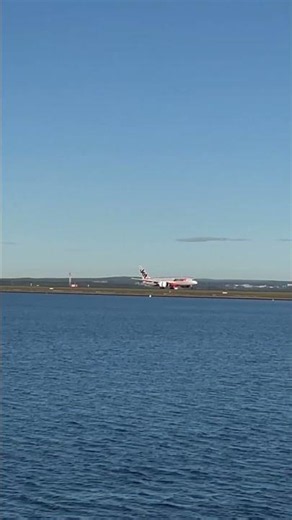 Jetstar 787 on 34R! #airport #aviation #avgeek #airplane #flight #flying #plane