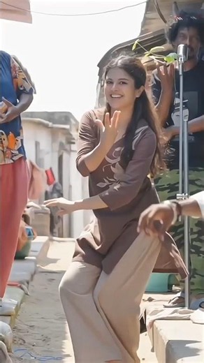 Tomato Thakkali Song 🤩🩷 #ParimalaandCo #Sandy #Foxn #love #dance